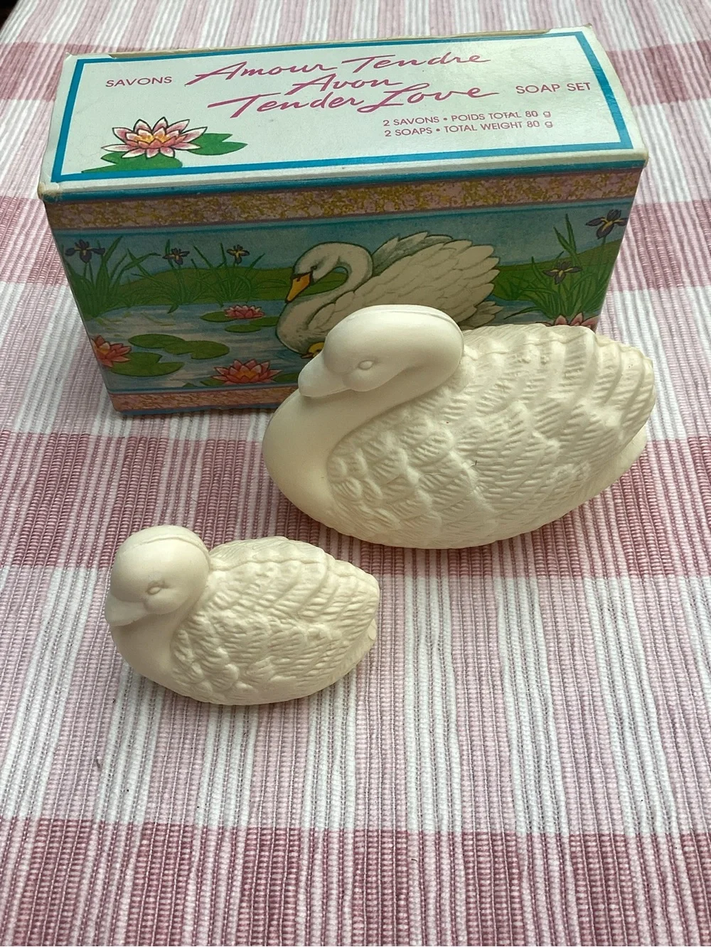 Avon Tender Love Swan Soap Set with Original Illustrated Box 1970s